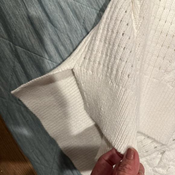 ON-34TH SWEATHER WOMENS
WHITE 3X 60%COTTON - Picture 4 of 10